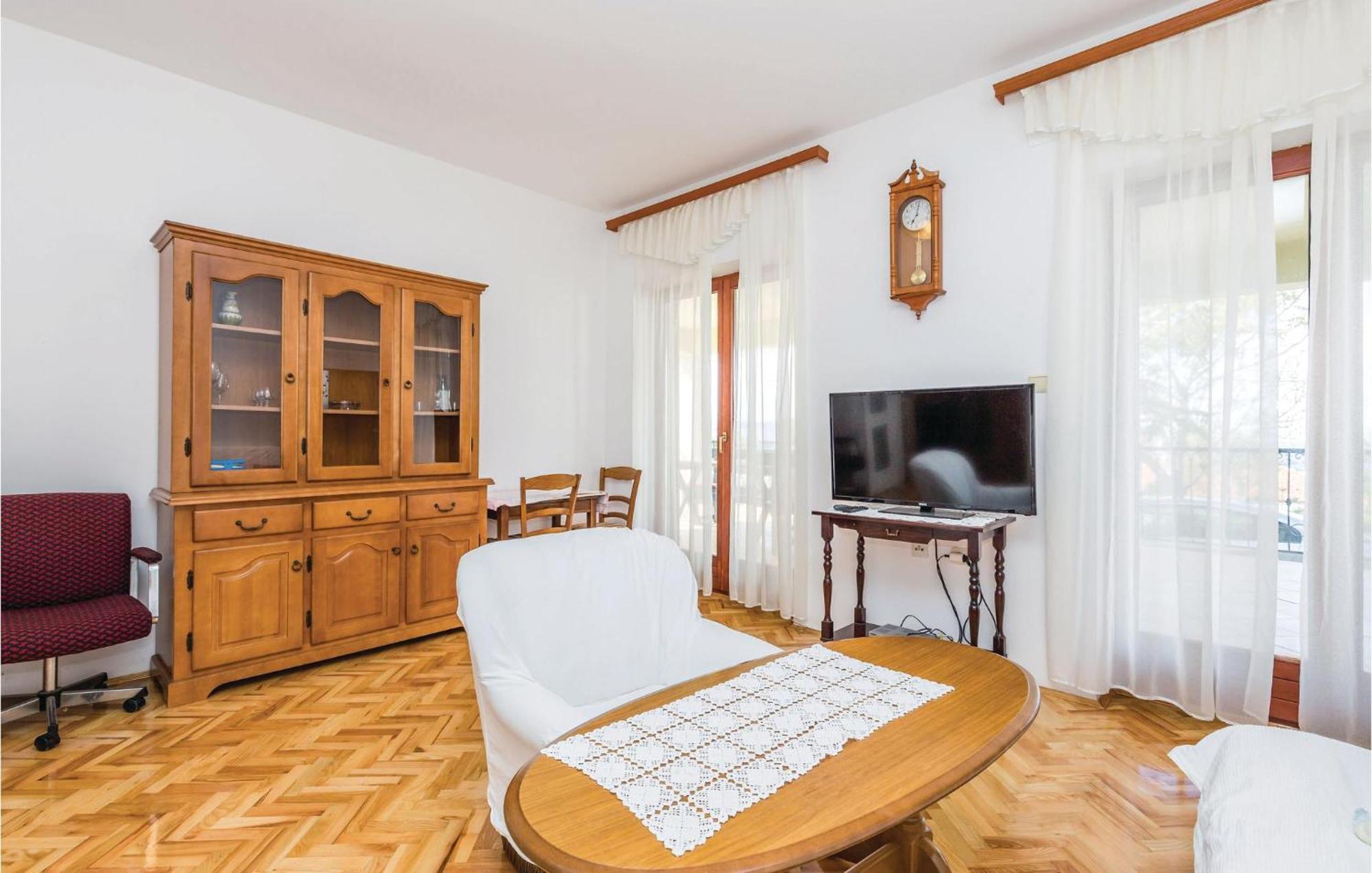 2 Bedroom Stunning Apartment In Senj 센 외부 사진